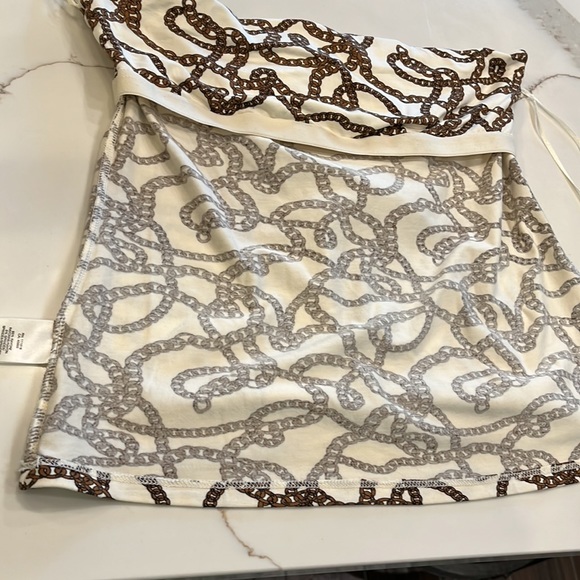 Michael Kors Summer Top. Cream with brown chain design. Size M Ties on neck - Picture 10 of 15